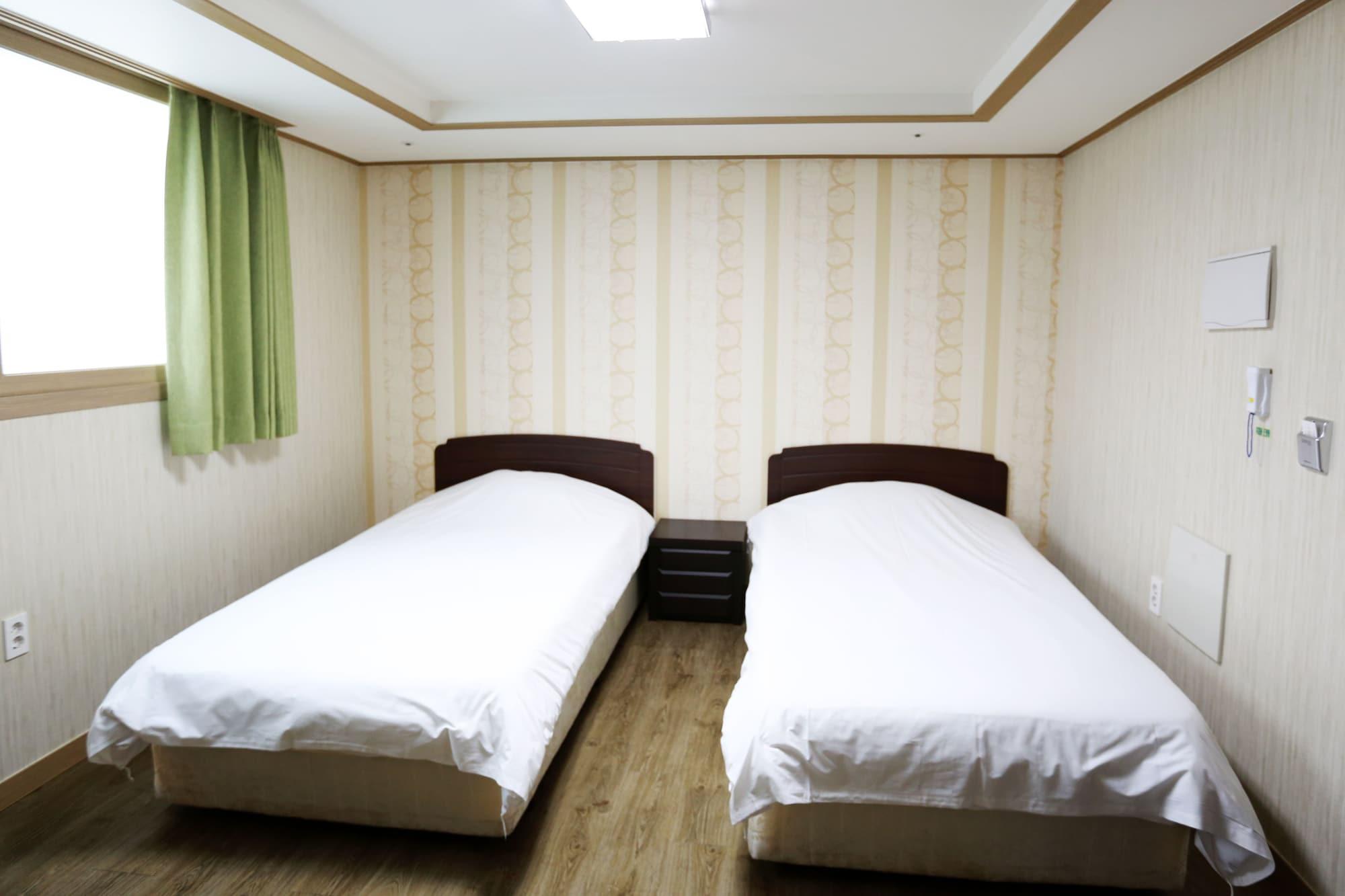 Olle Tourist Hotel Csedzsu Kültér fotó