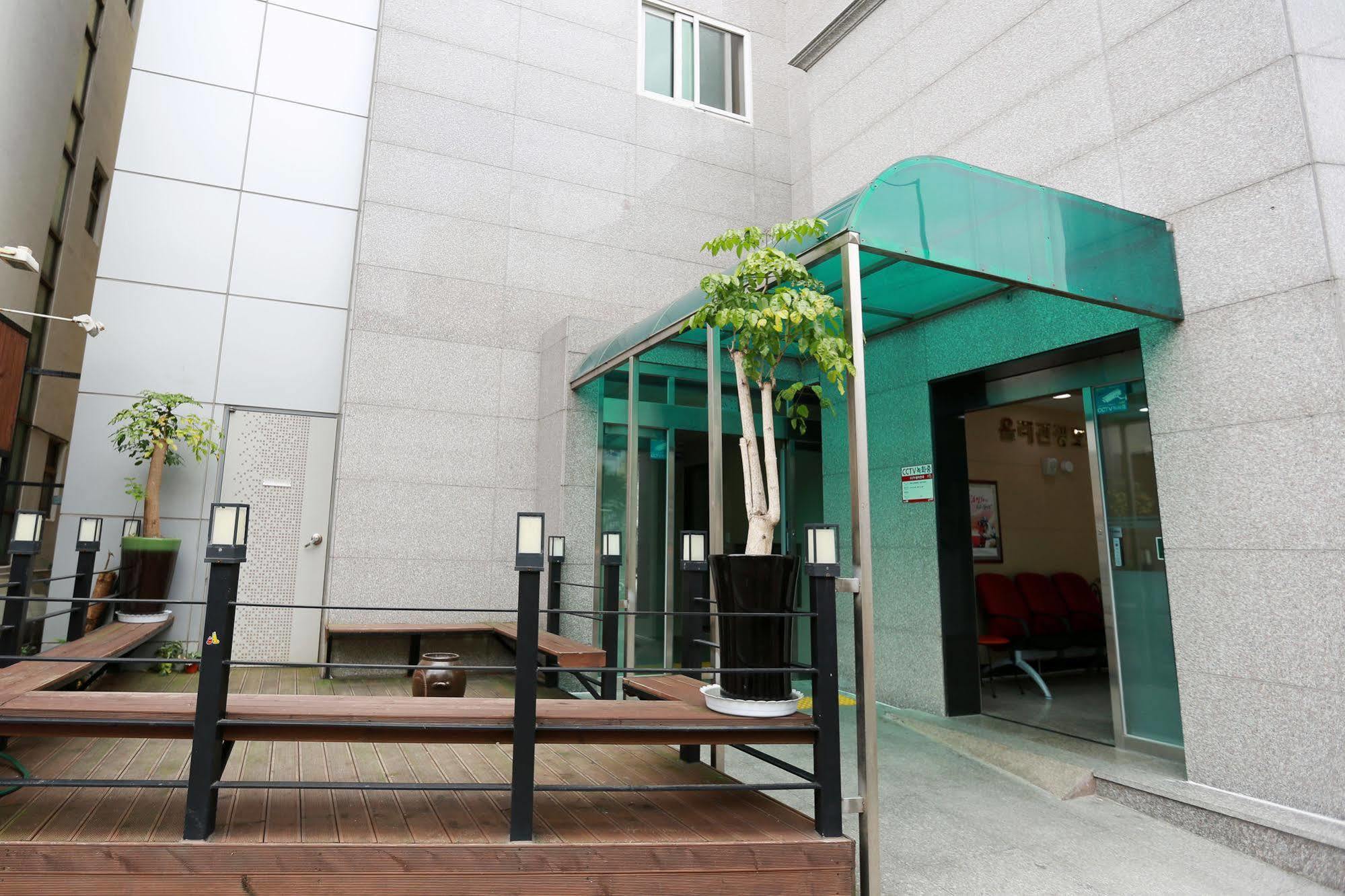 Olle Tourist Hotel Csedzsu Kültér fotó