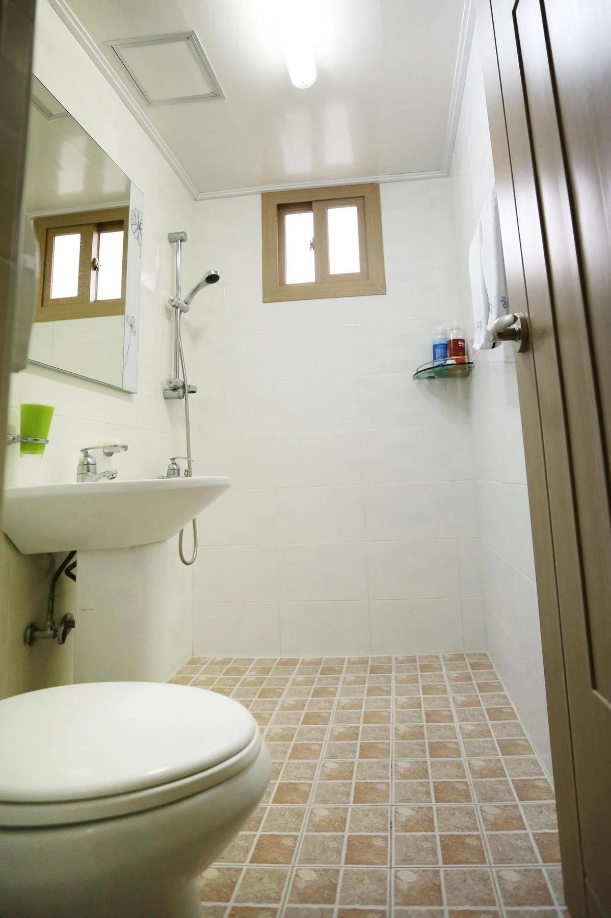 Olle Tourist Hotel Csedzsu Kültér fotó