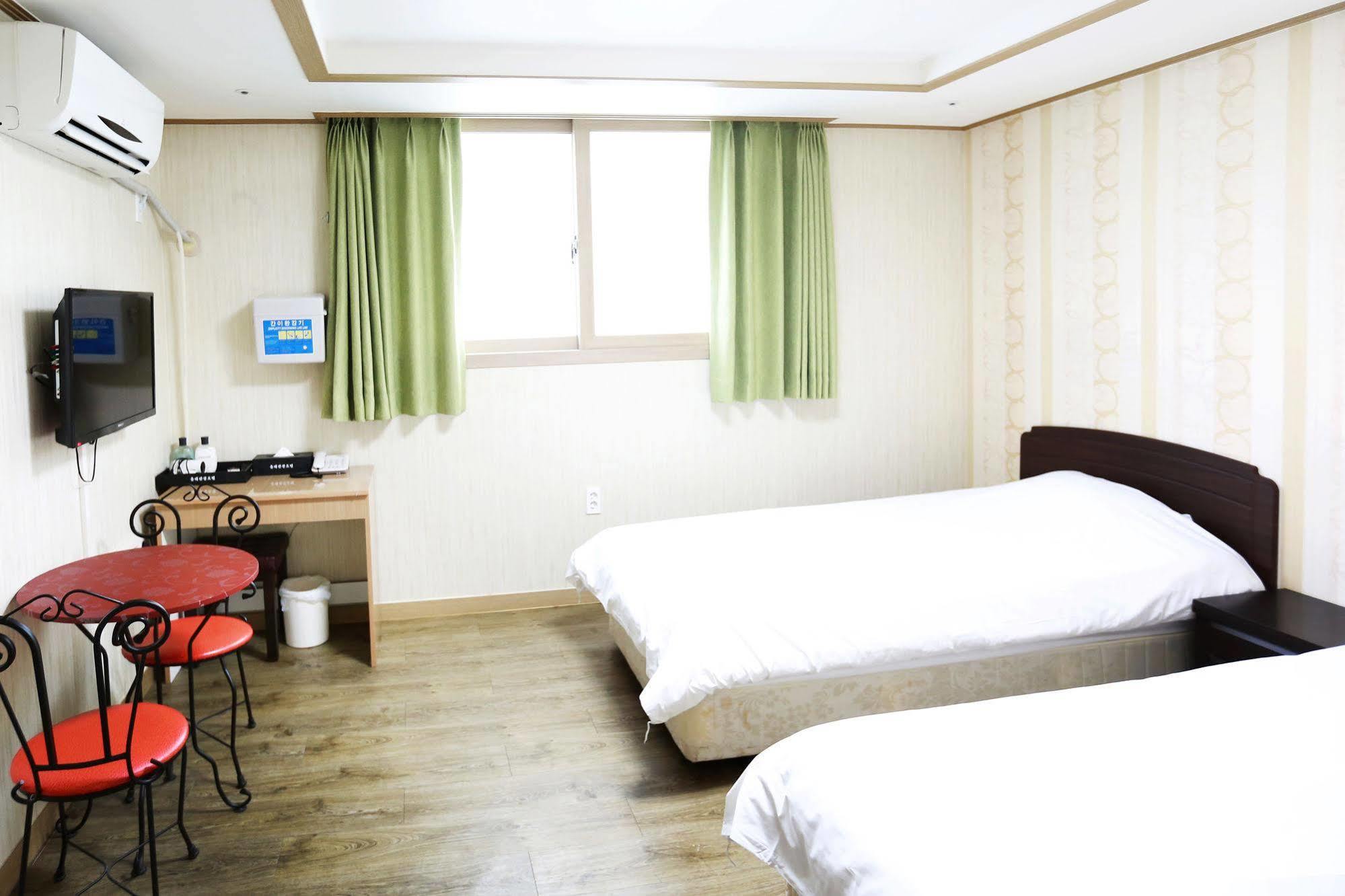 Olle Tourist Hotel Csedzsu Kültér fotó