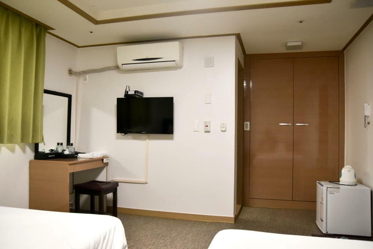 Olle Tourist Hotel Csedzsu Kültér fotó