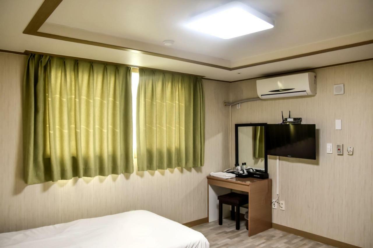 Olle Tourist Hotel Csedzsu Kültér fotó